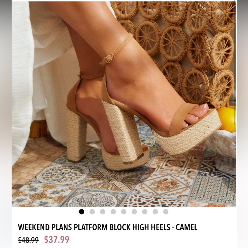 BRAND NEW - MISS LOLA. WEEKEND PLANS PLATFORM BLOCK HIGH HEELS - CAMEL